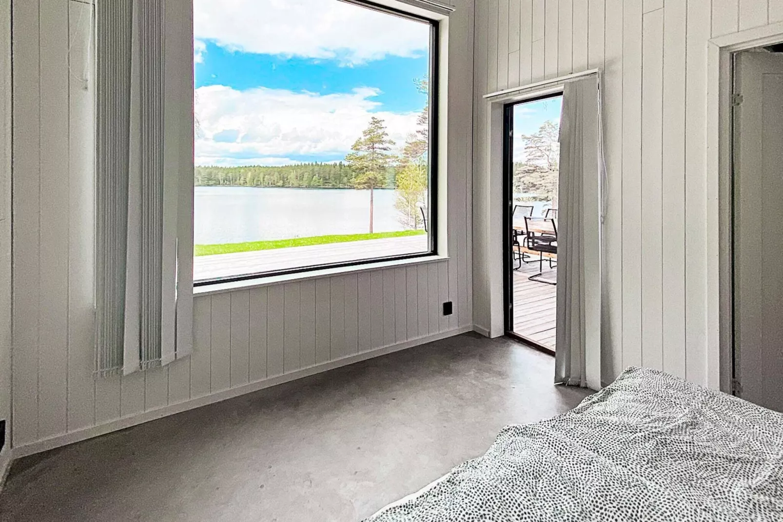 Moderne Lakeside Retreat-By Traum-Binnen
