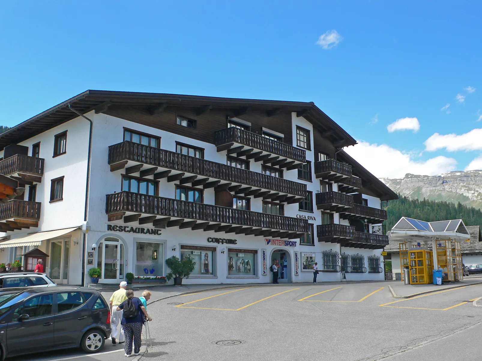 Apt. 13-Buiten