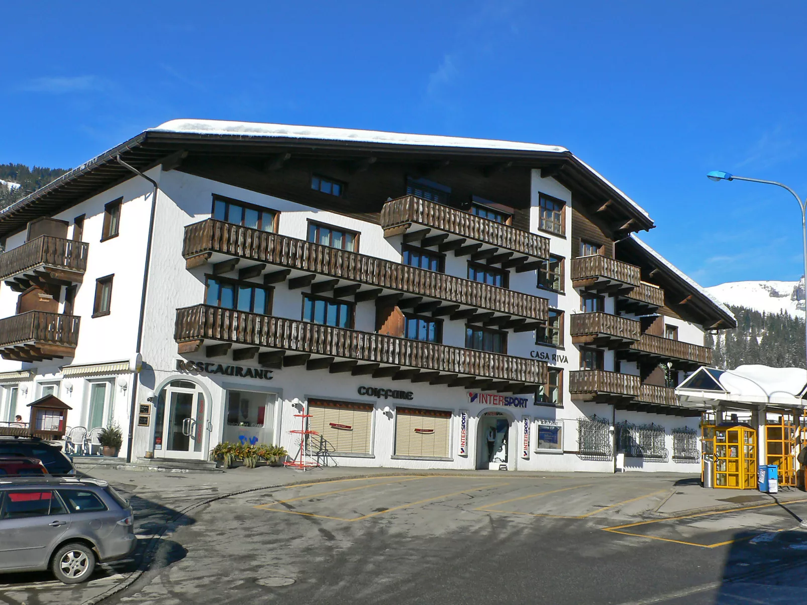 Apt. 13-Buiten