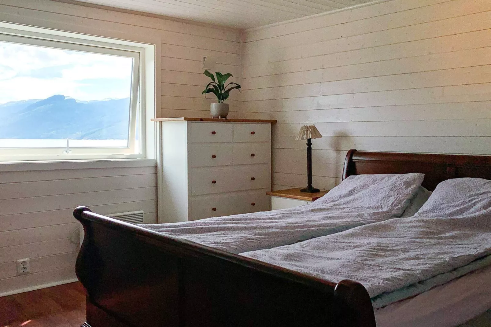 Strandparadijs in Hardangerfjord-By Traum-Binnen