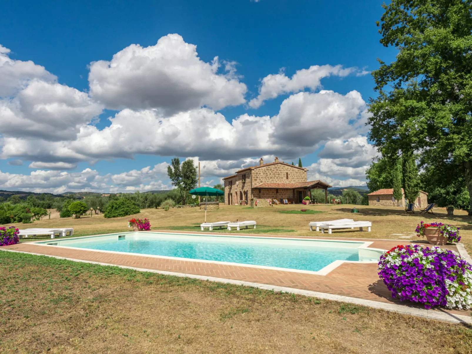 Casale Poggio Lupinaio-Buiten