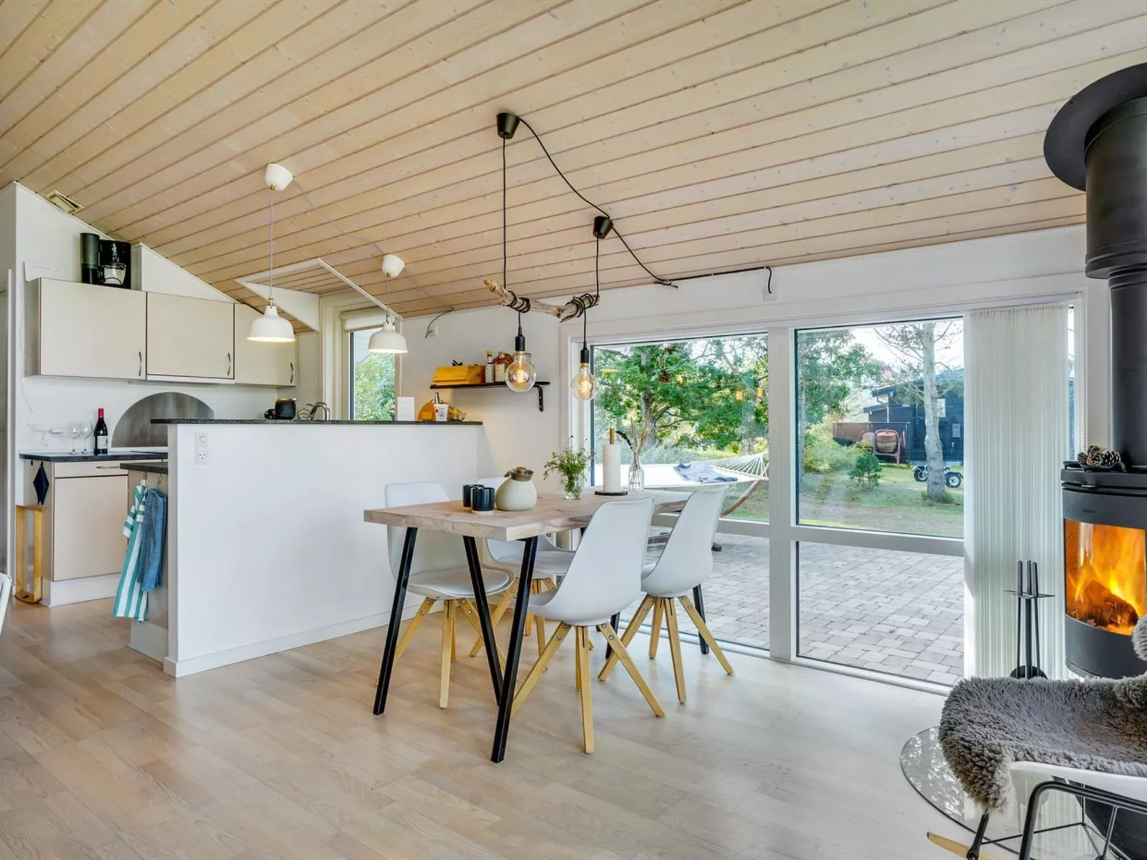 "Tishon" - 100m from the sea-Binnen
