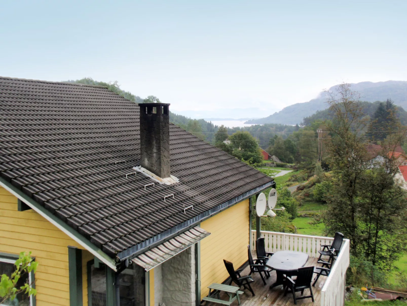 Gule huset-Buiten