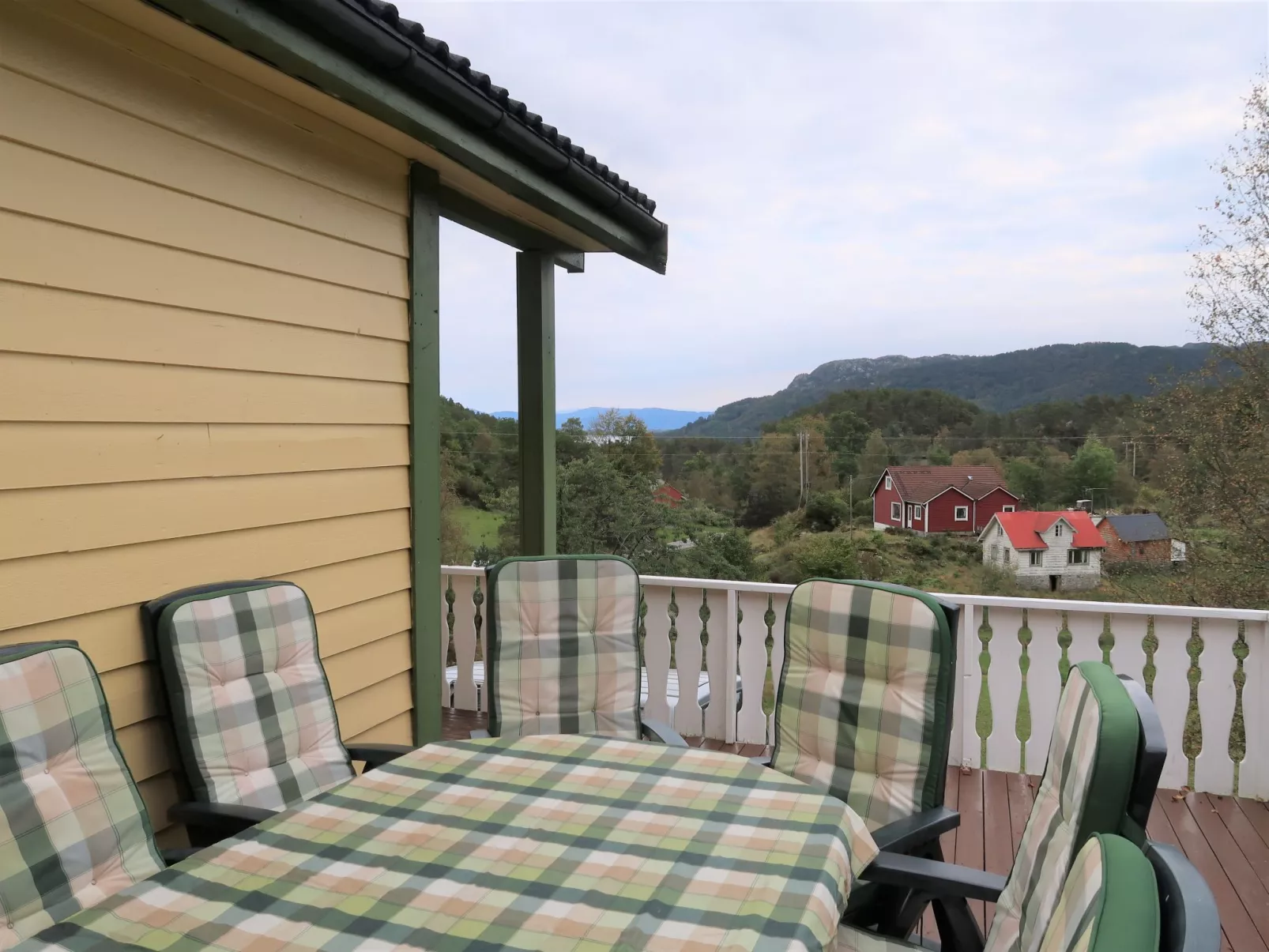 Gule huset-Buiten