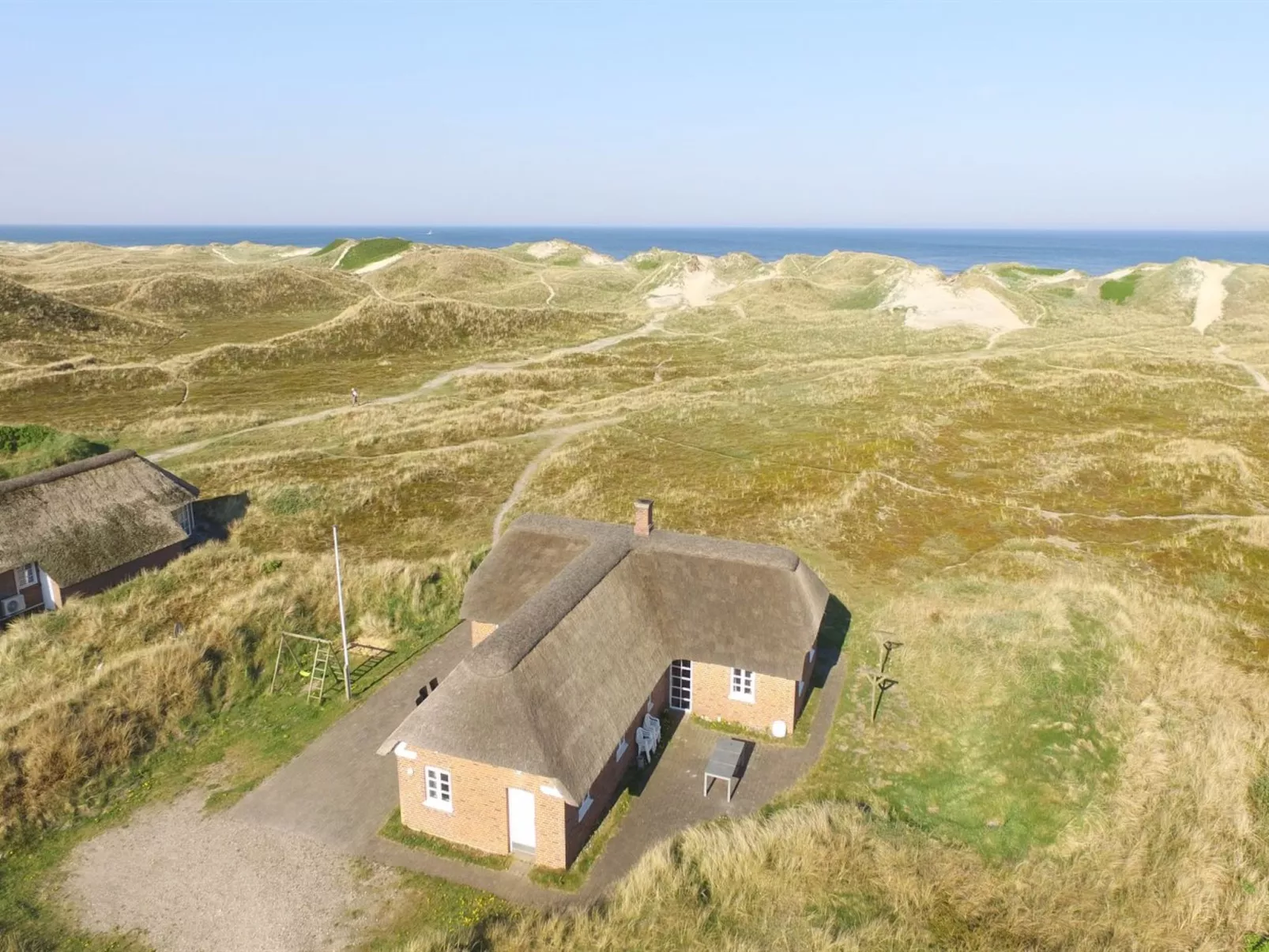 "Skuli" - 200m from the sea-Buiten