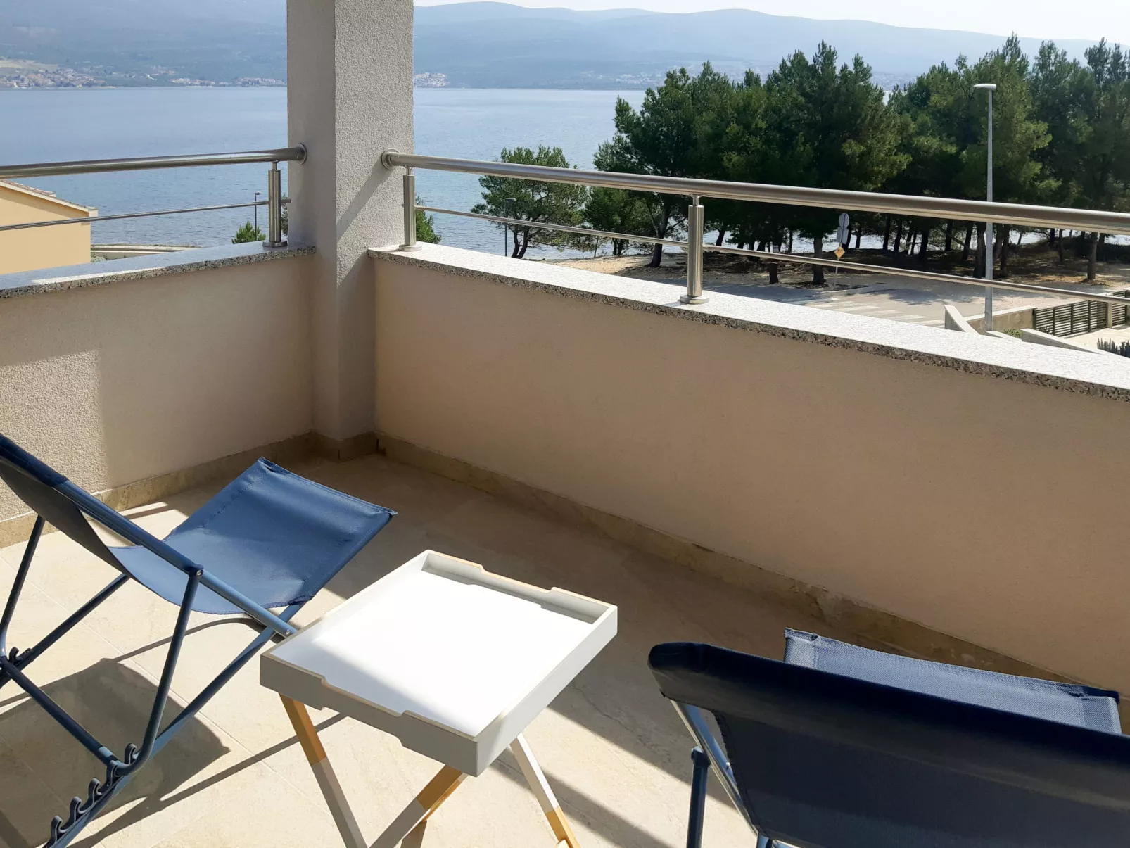 Sea Front Villa Lucija-Binnen