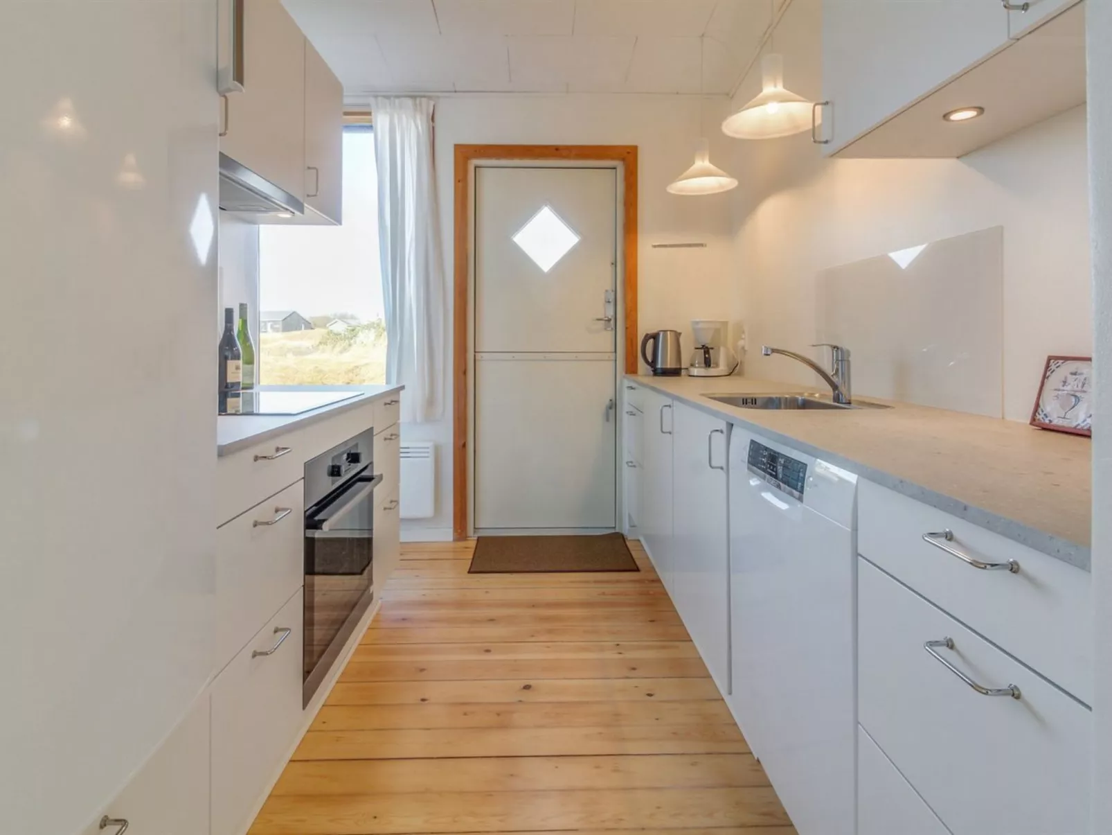 "Jules" - 300m from the sea-Binnen