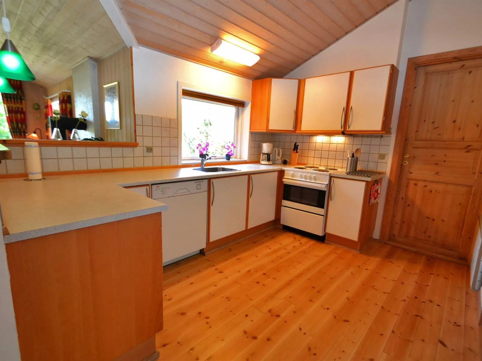 "Salla" - 1.2km from the sea-Binnen