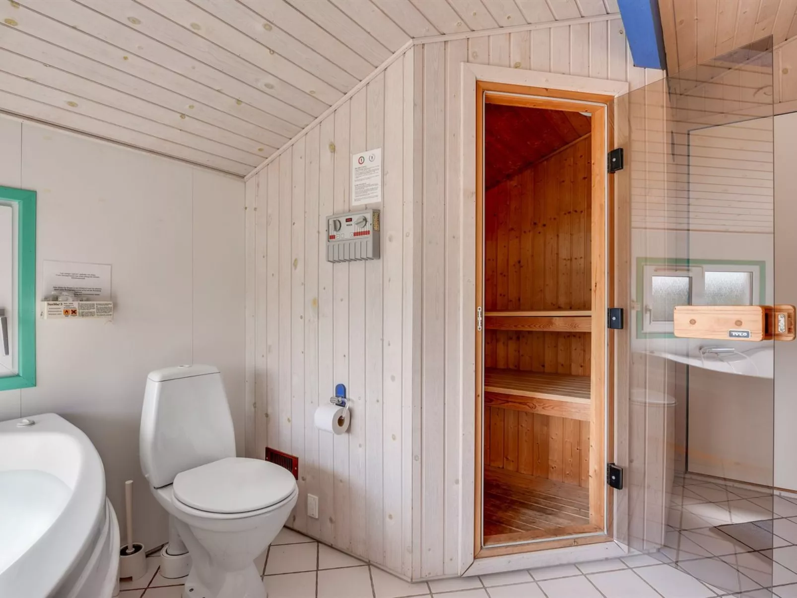 "Andrie" - 800m from the sea-Binnen