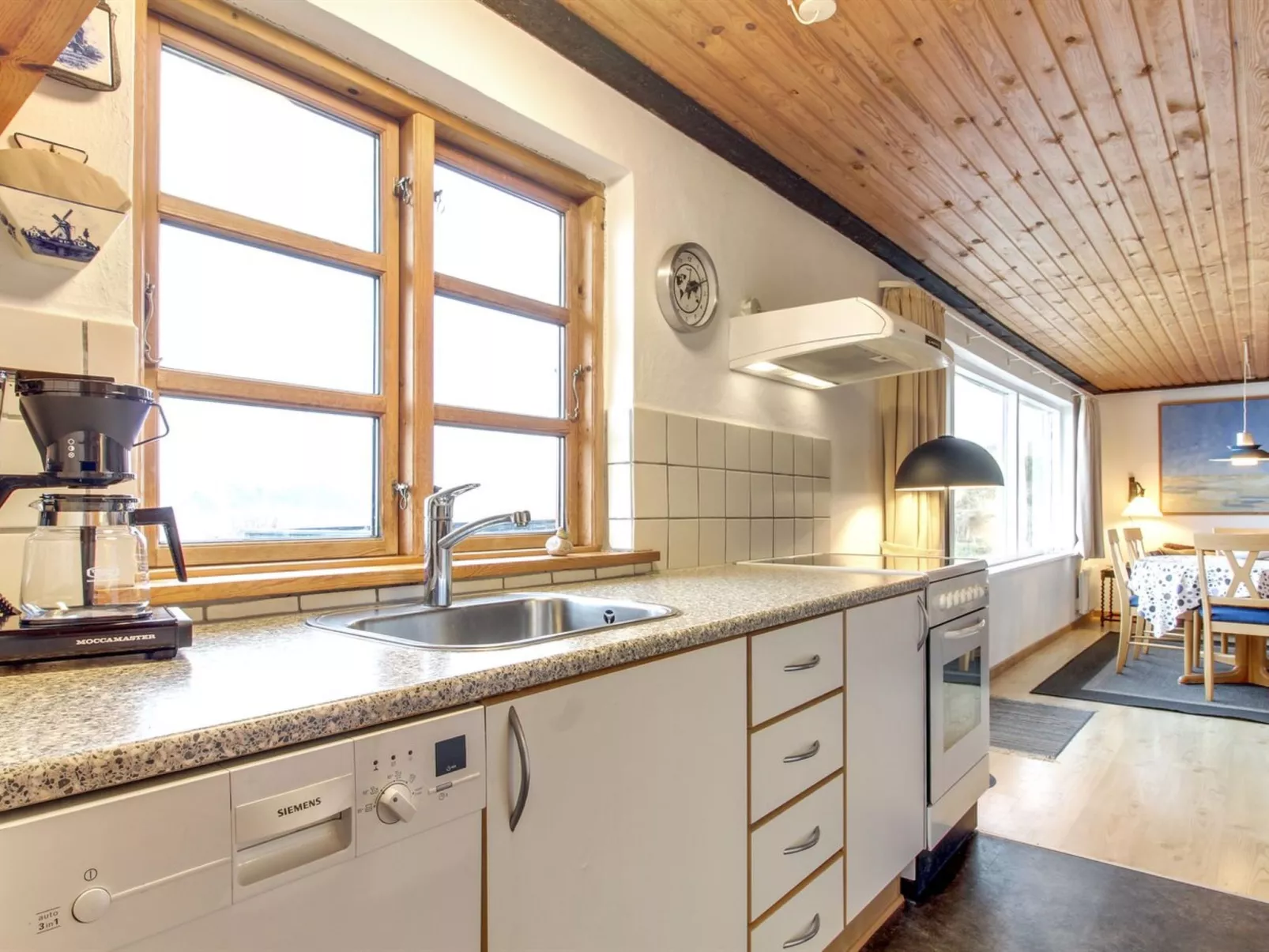 "Agot" - 3.3km from the sea-Binnen