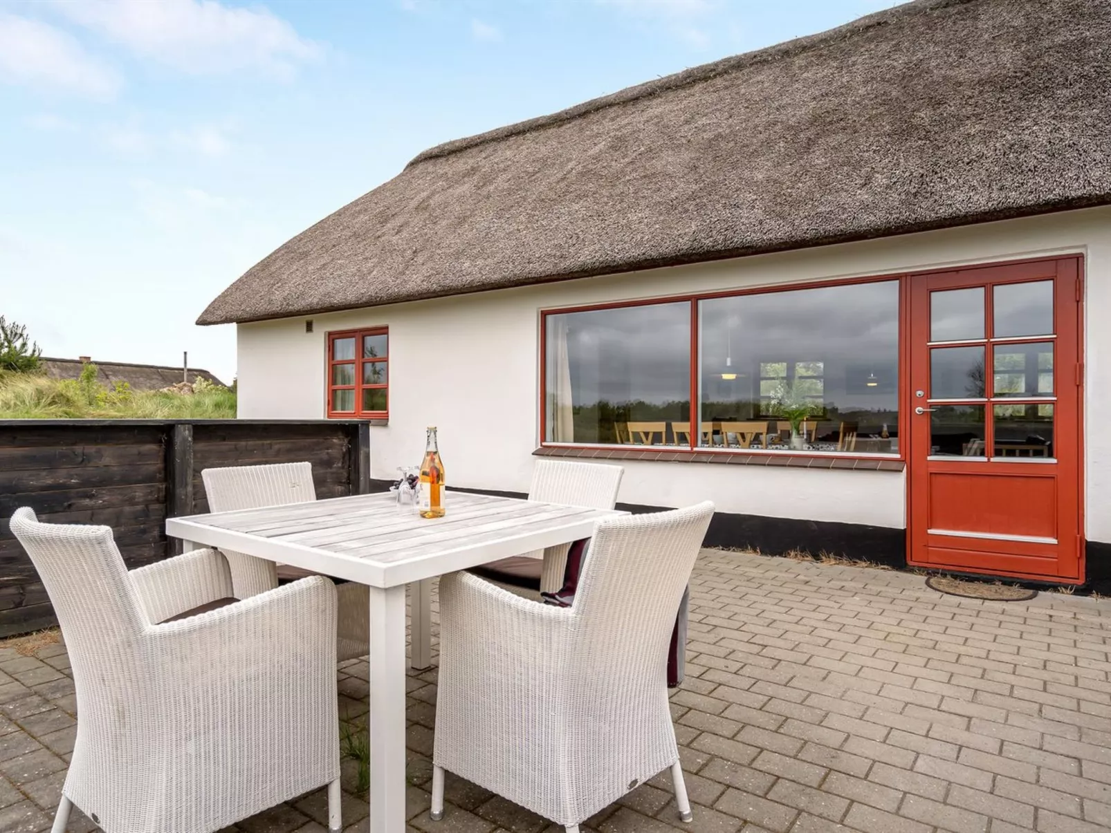 "Agot" - 3.3km from the sea-Buiten