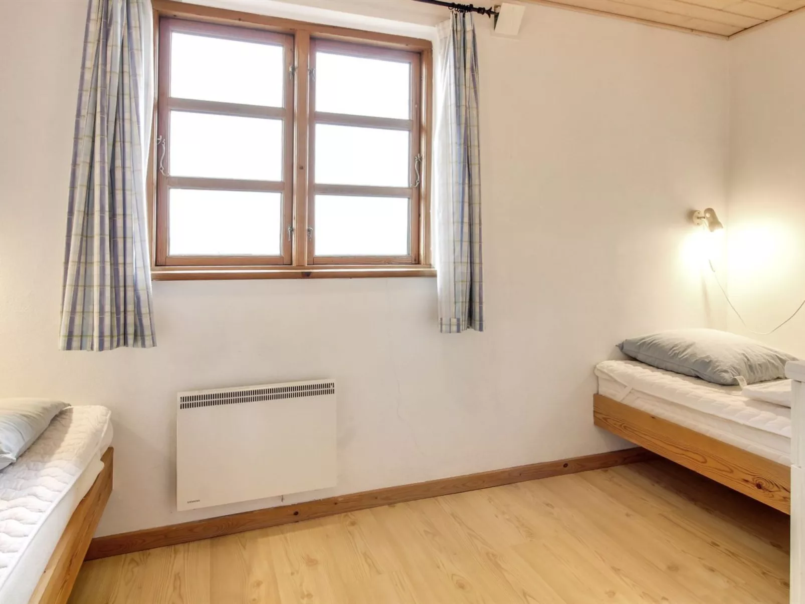 "Agot" - 3.3km from the sea-Binnen