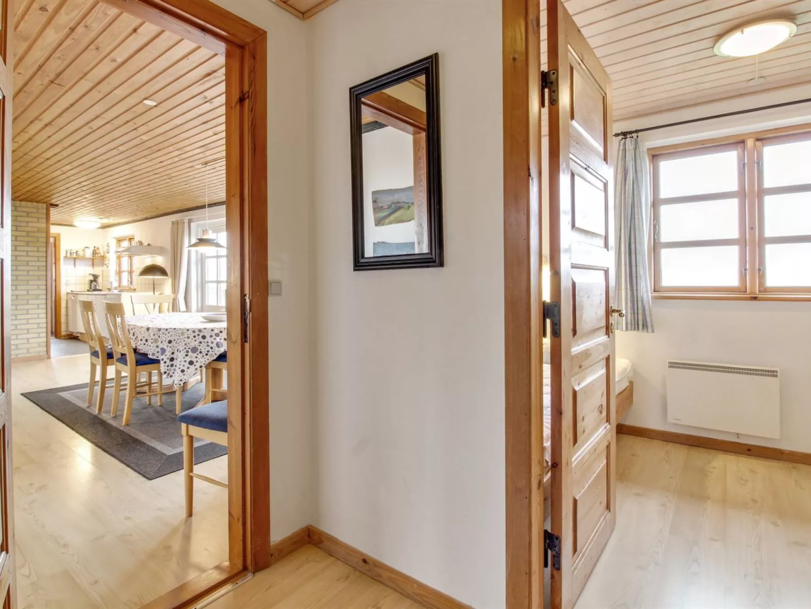 "Agot" - 3.3km from the sea-Binnen