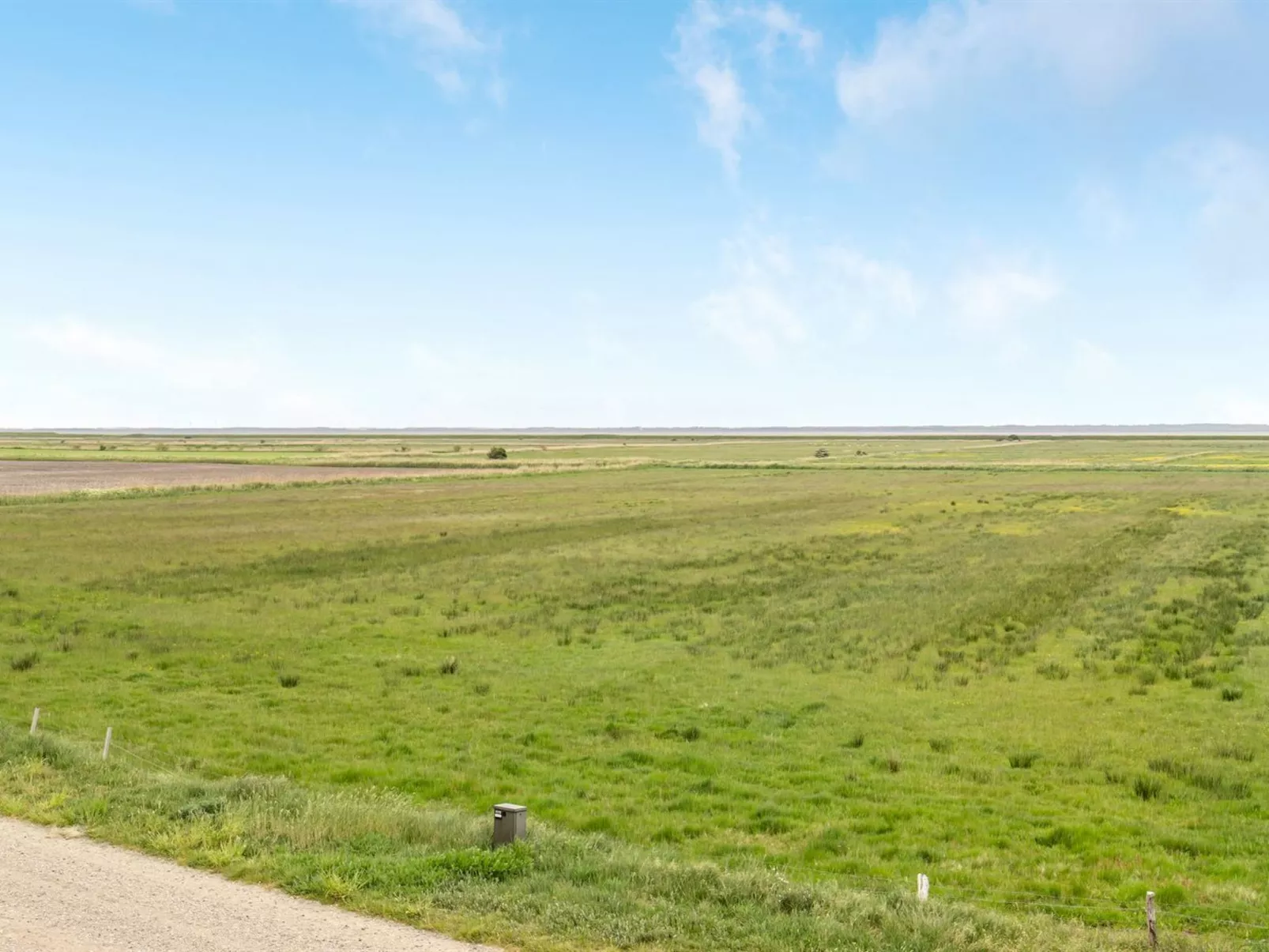 "Agot" - 3.3km from the sea-Buiten