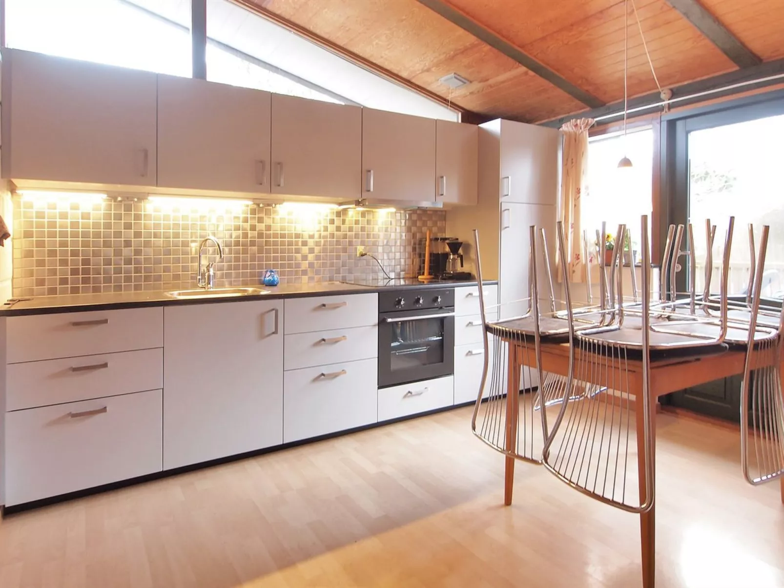 "Tjara" - 600m from the sea-Binnen