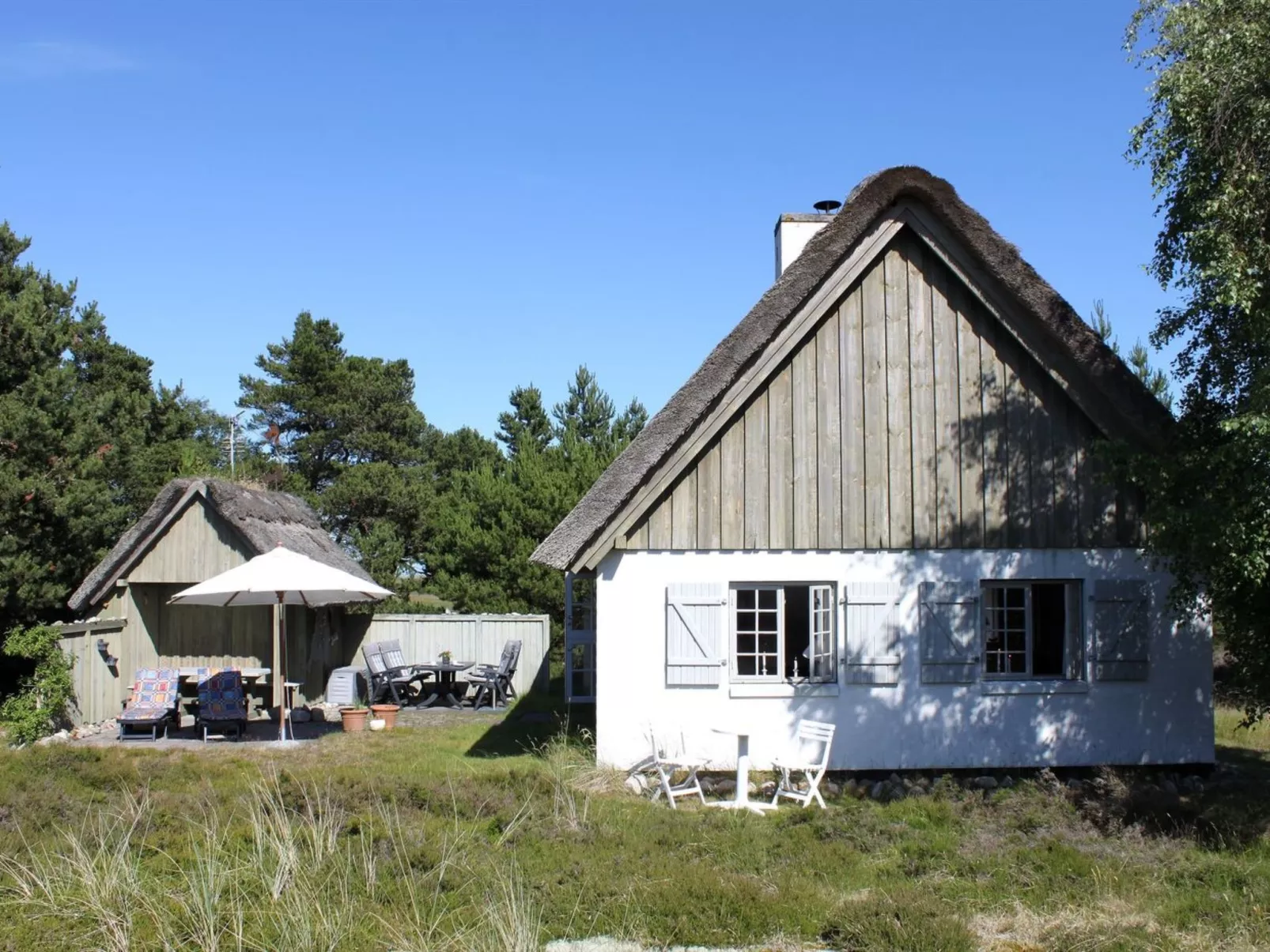 "Gravers" - 300m from the sea