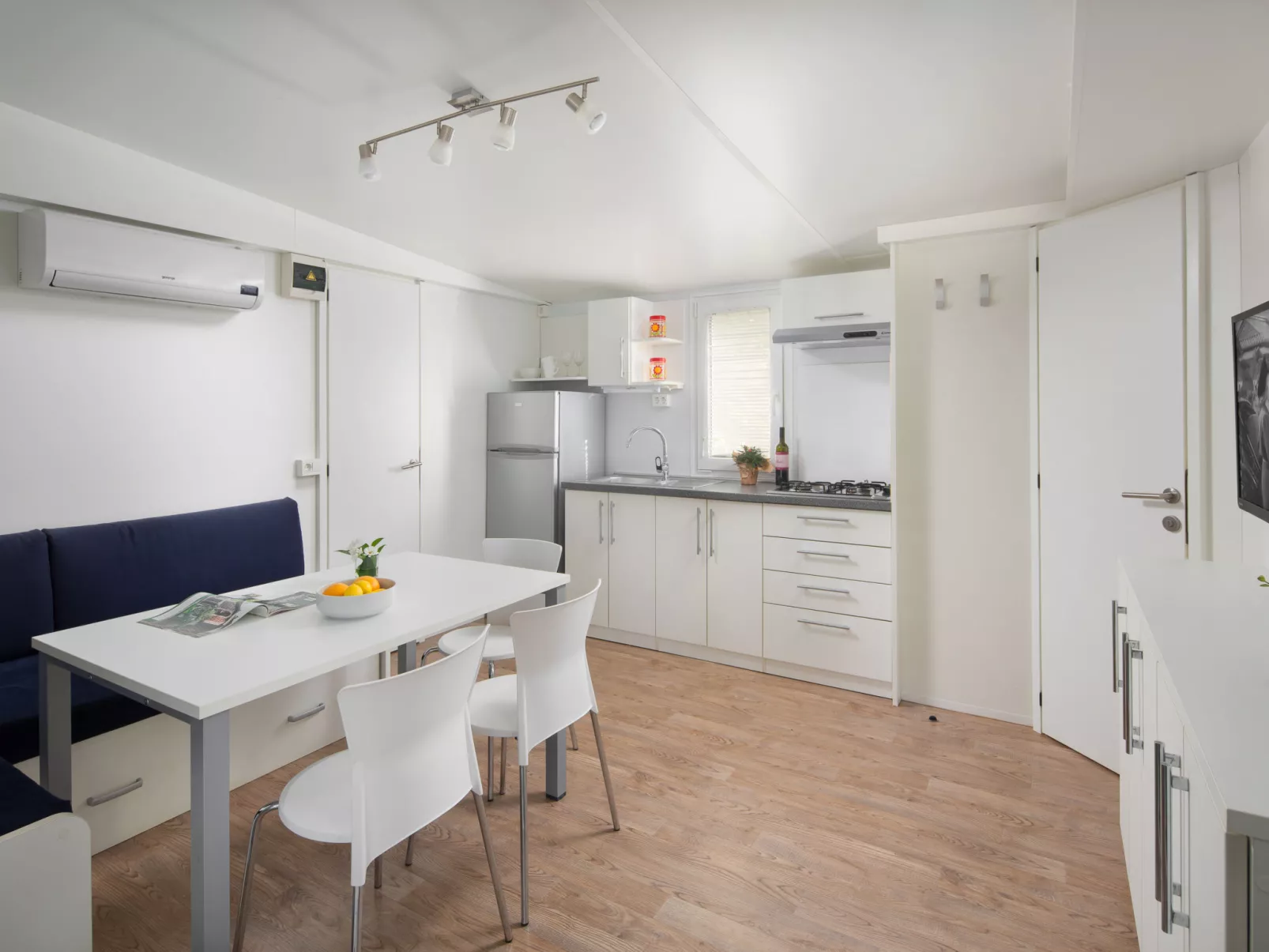 Mon Perin Mobilehome Comfort Plus-Binnen