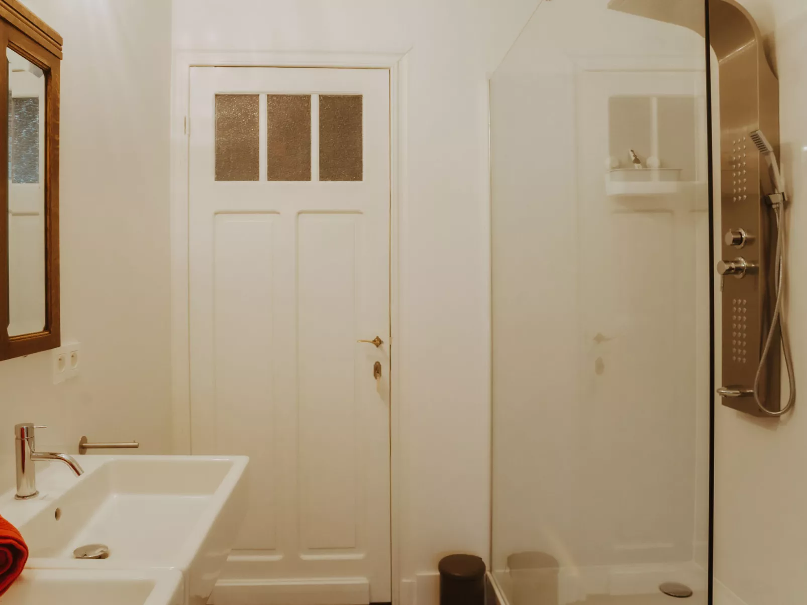 Historical and spacious "Villa Anaïs"-Binnen