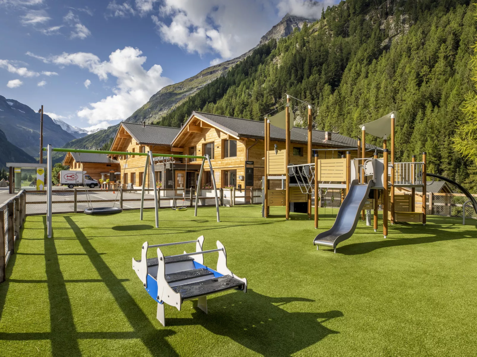 SWISSPEAK Resorts Zinal-Buiten