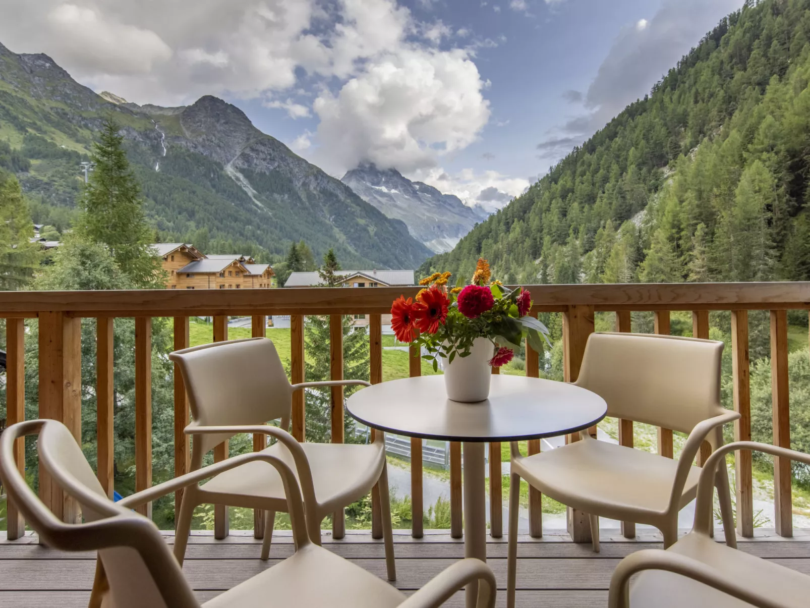 SWISSPEAK Resorts Zinal-Buiten