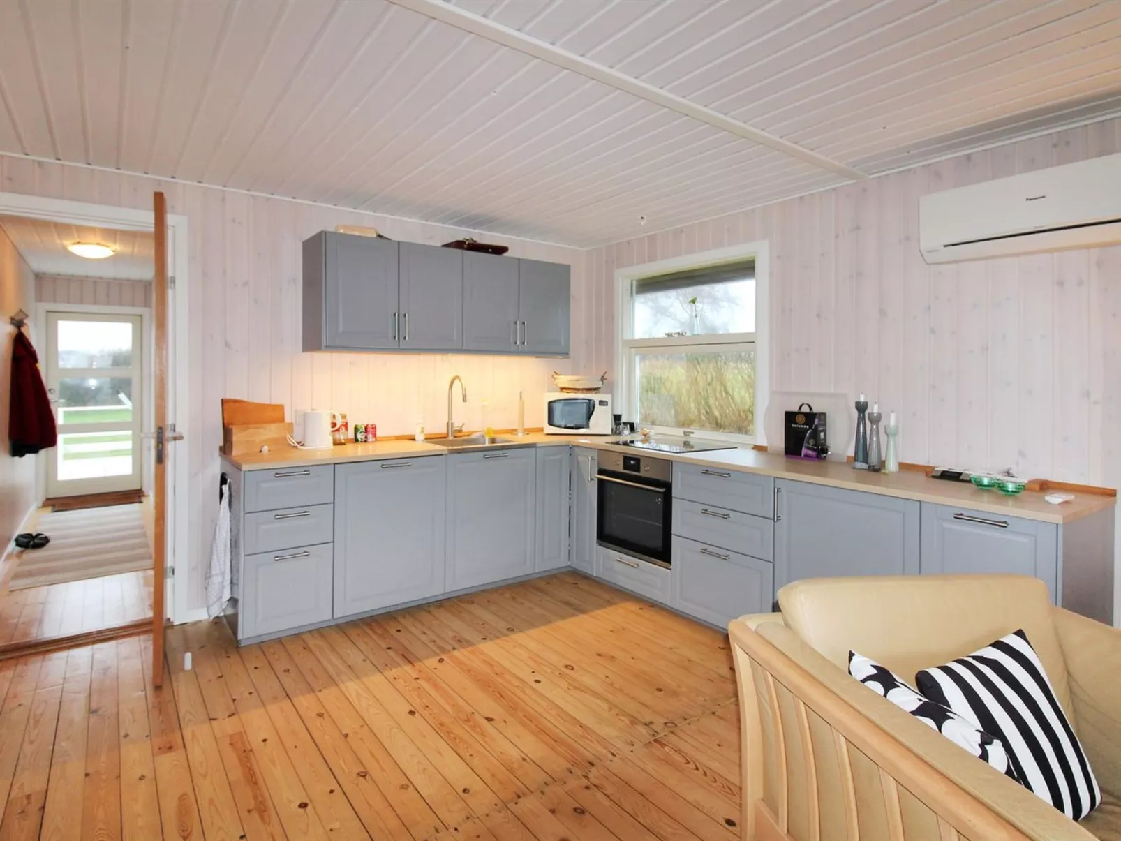 "Arton" - 300m from the sea-Binnen