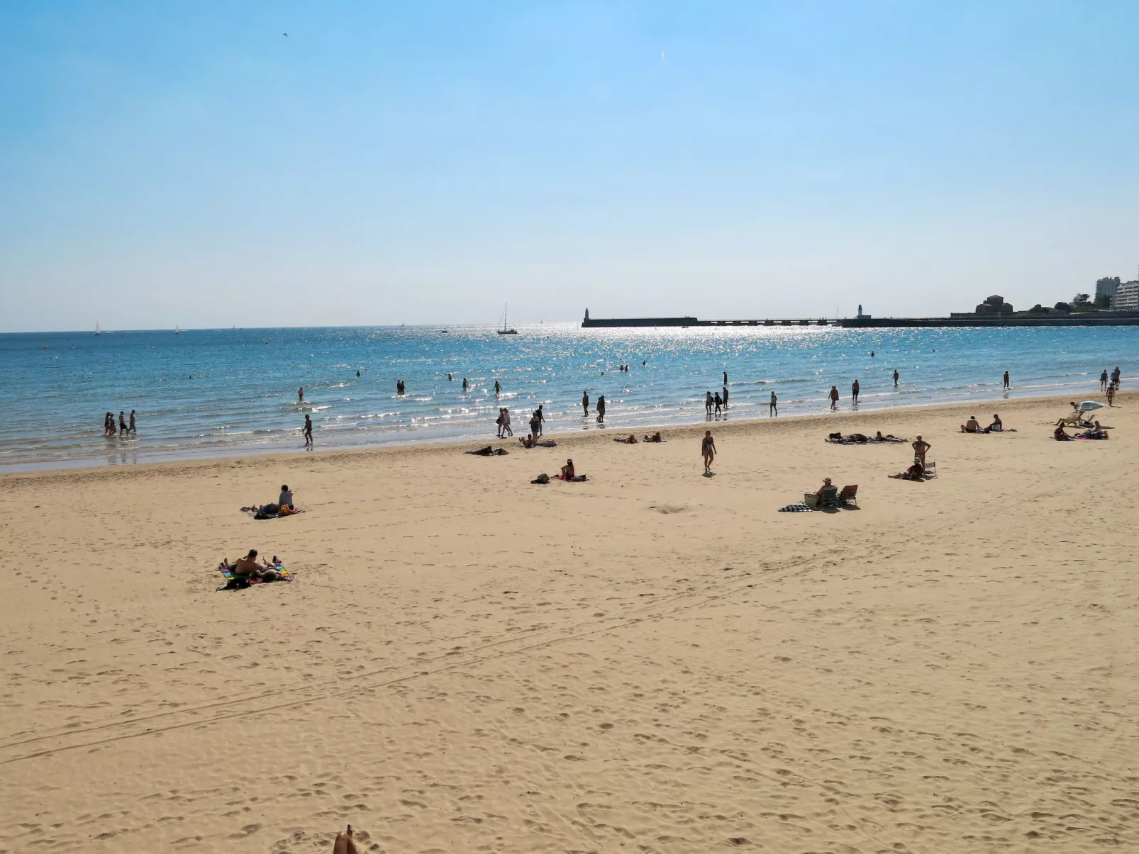 Charme de la plage des Sables-Omgeving