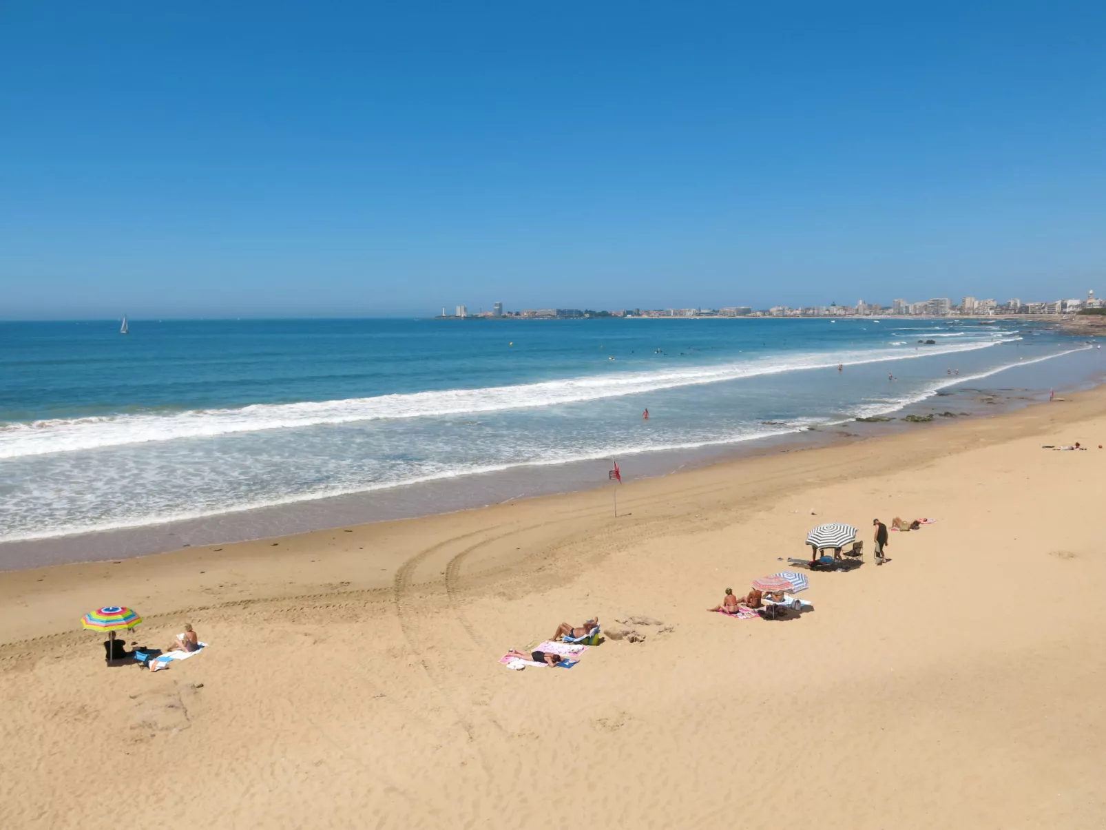 Charme de la plage des Sables-Omgeving