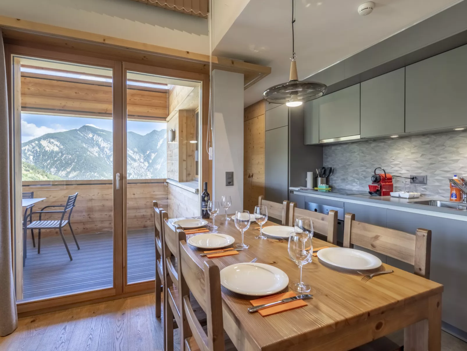 SWISSPEAK Resorts 3 pièces duplex balcon-Binnen