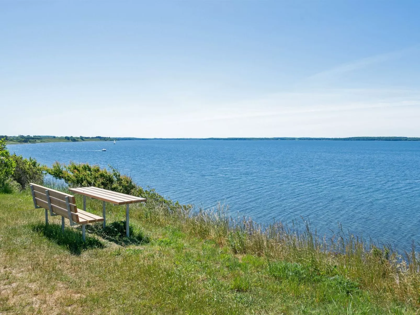 "Tobrjön" - 200m to the inlet-Buiten