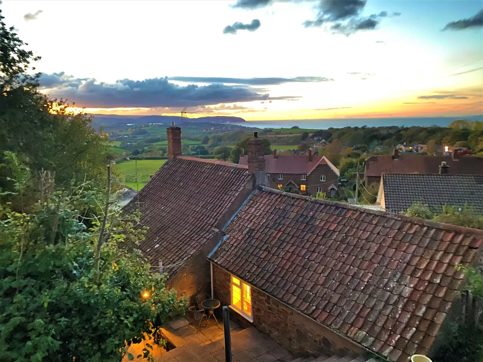 Moonfleat Cottage-Buiten