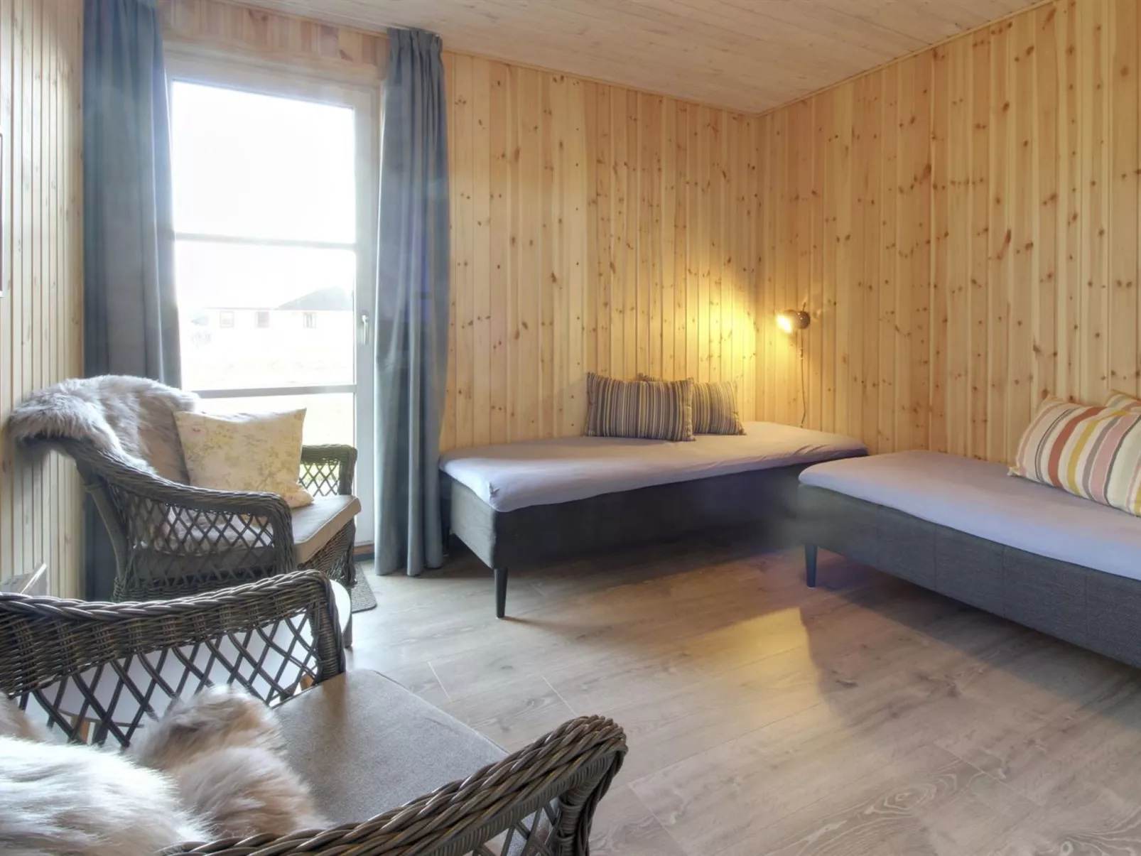 "Viveka" - 500m from the sea-Binnen