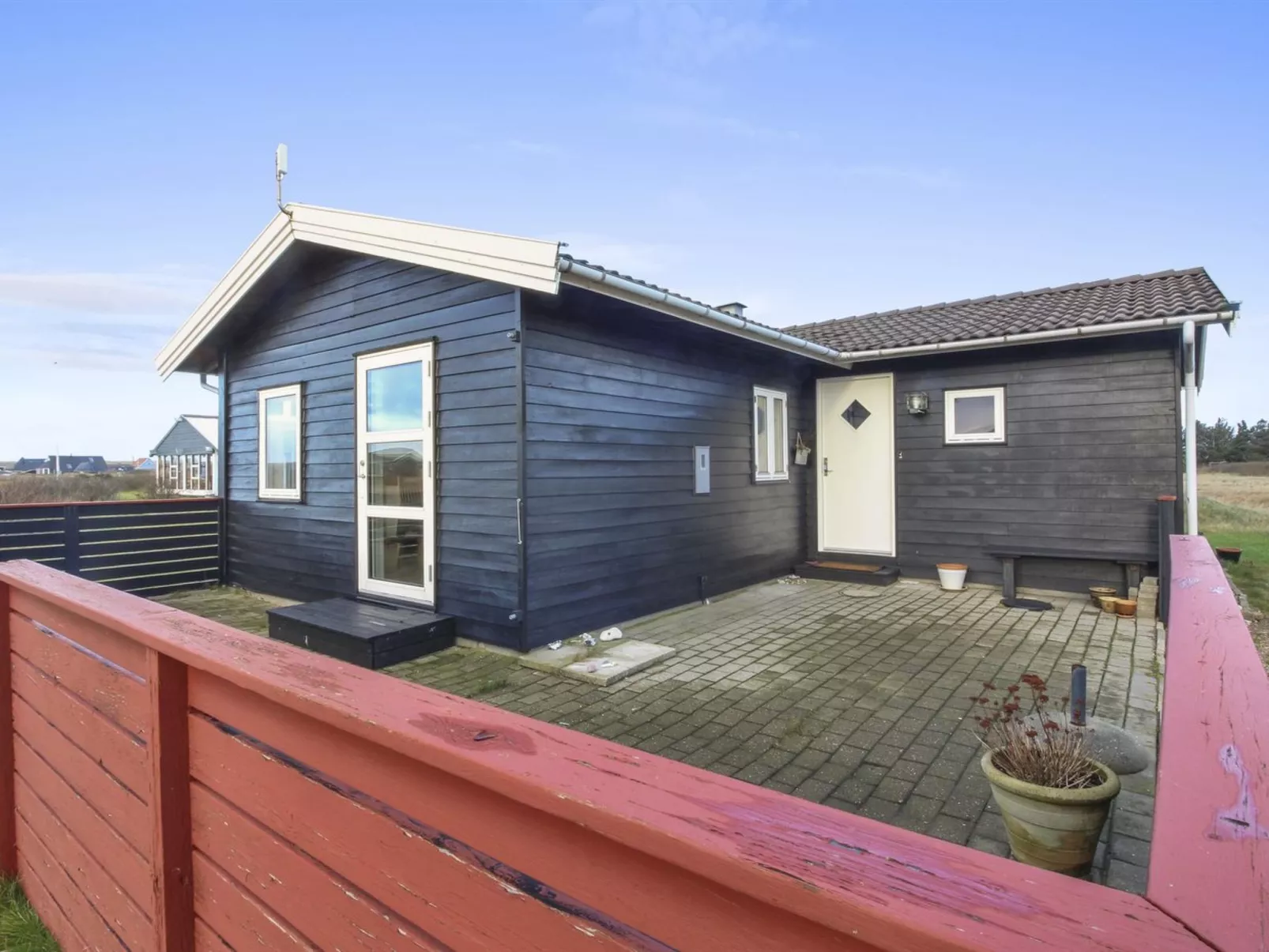 "Viveka" - 500m from the sea-Buiten