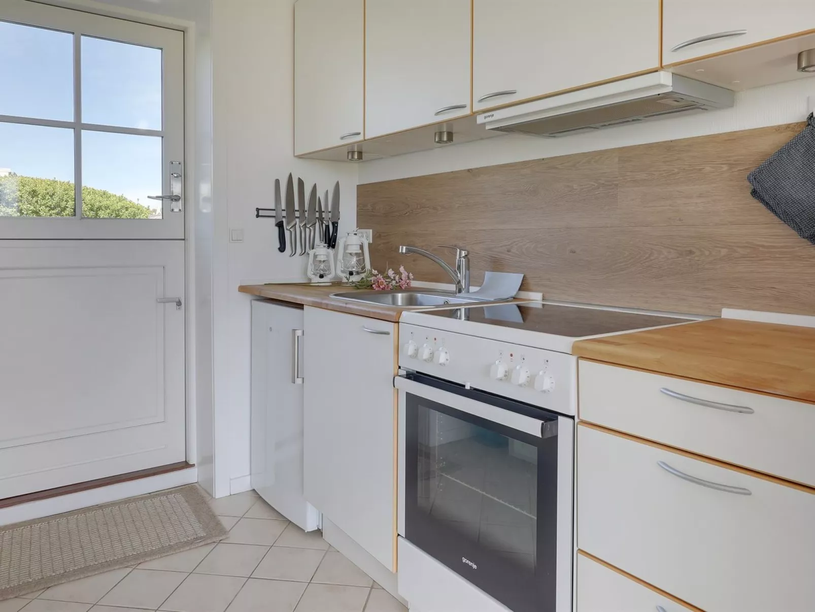 "Kuisma" - 300m from the sea-Binnen