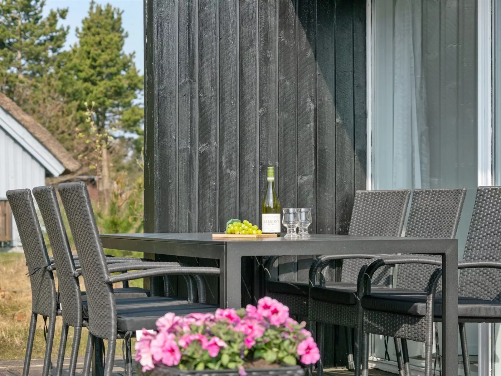 "Thomine" - 200m from the sea-Binnen