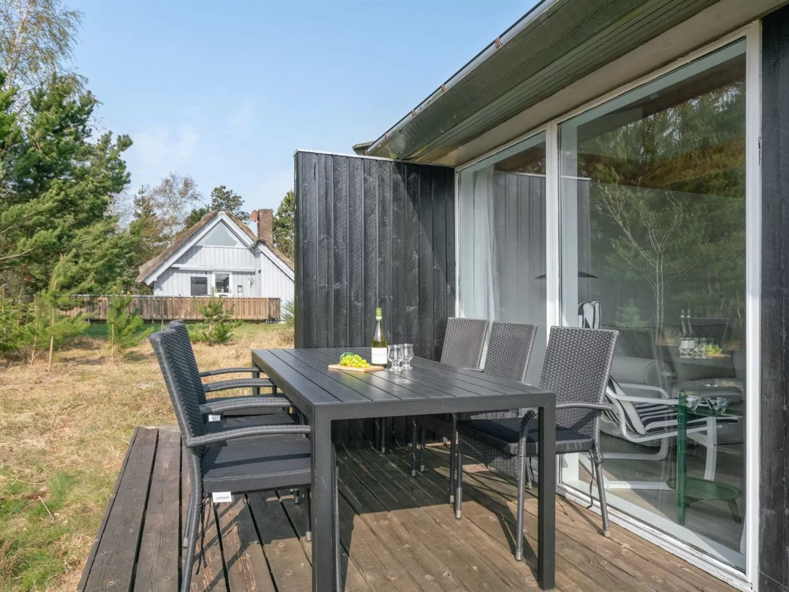 "Thomine" - 200m from the sea-Binnen