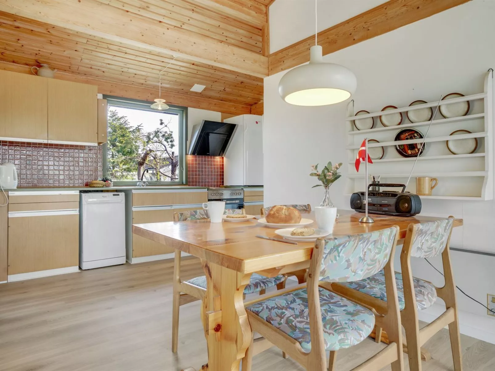 "Thomine" - 200m from the sea-Binnen