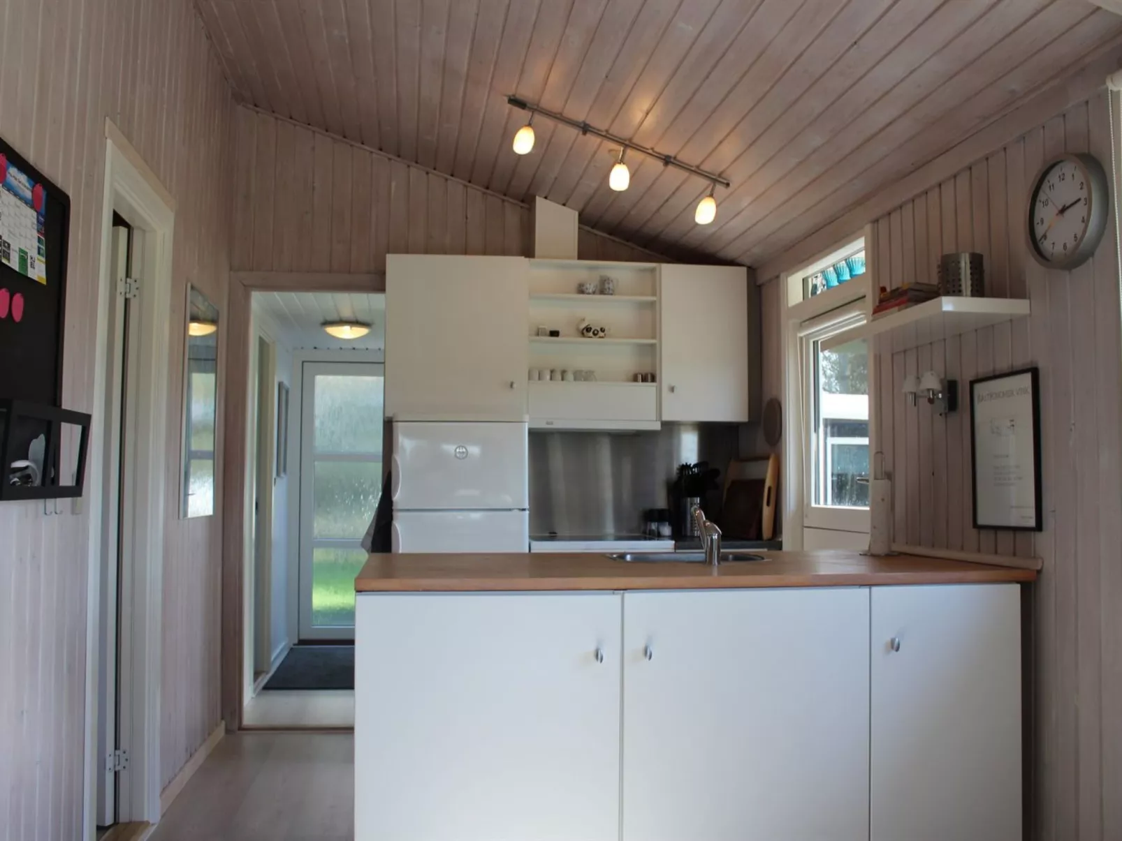 "Elly" - 1km from the sea-Binnen