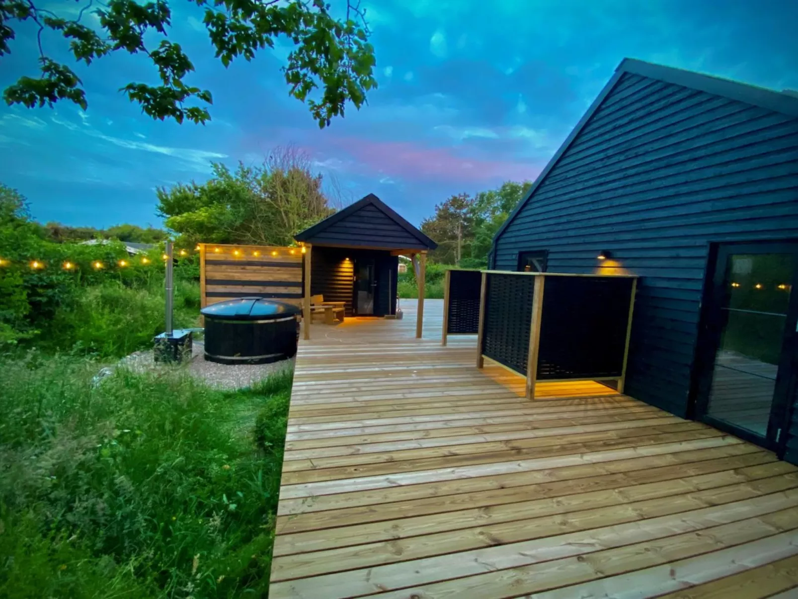"Henrik" - 100m from the sea-Buiten