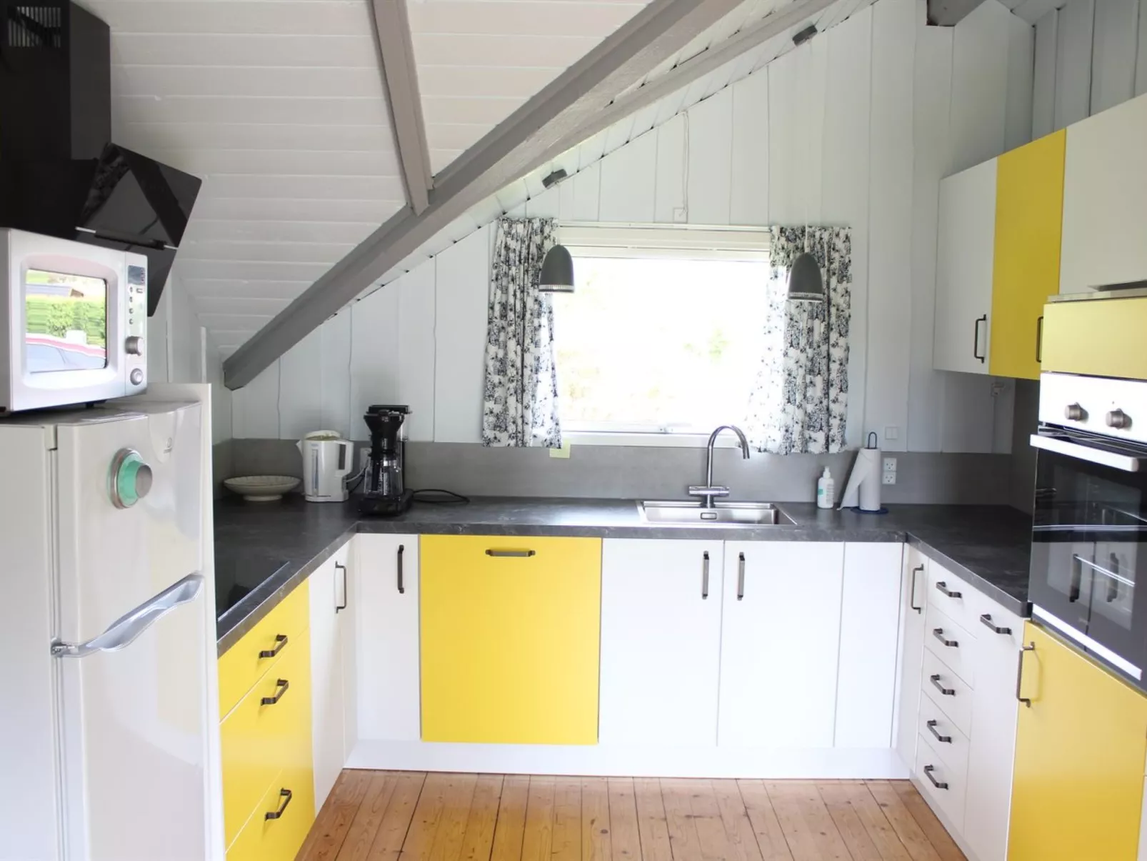 "Elijoan" - 400m from the sea-Binnen