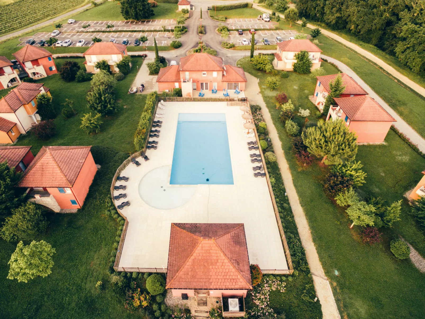 Le Domaine de Claire Rive-Buiten