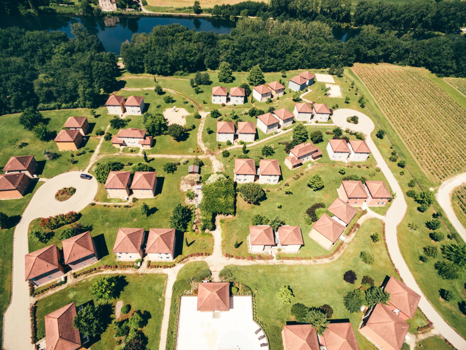 Le Domaine de Claire Rive-Buiten
