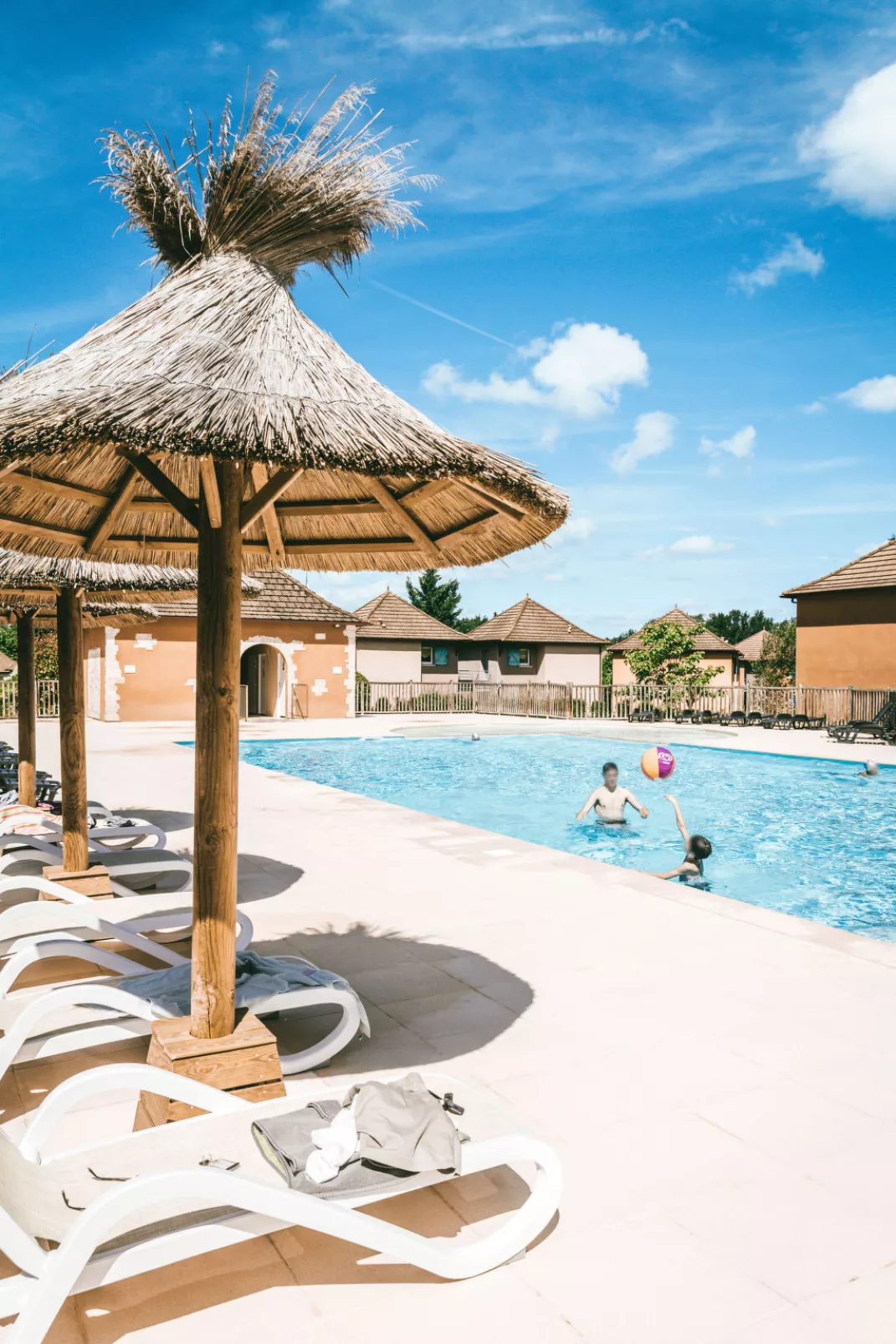 Le Domaine de Claire Rive-Buiten