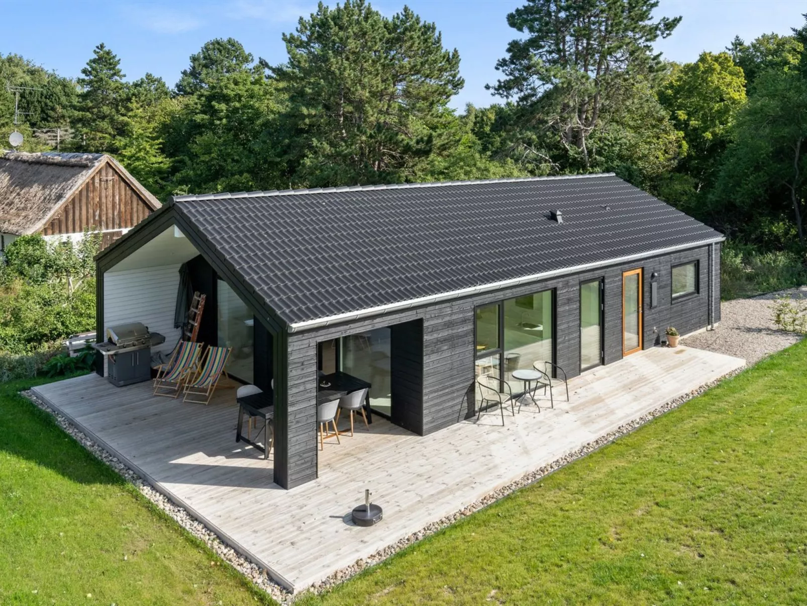 "Jord" - 1.4km from the sea-Buiten