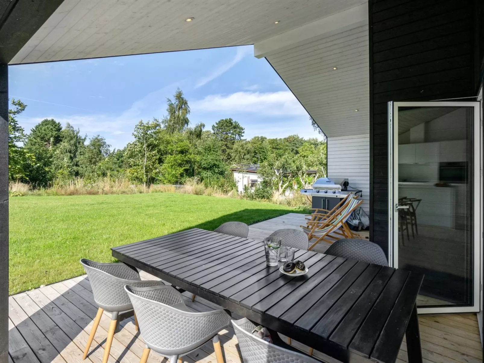"Jord" - 1.4km from the sea-Buiten