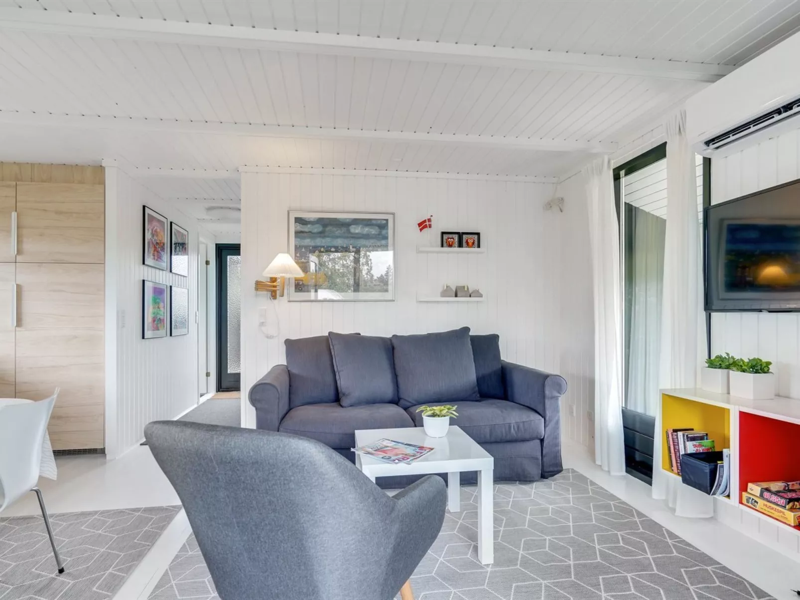 "Selma" - 700m from the sea-Binnen