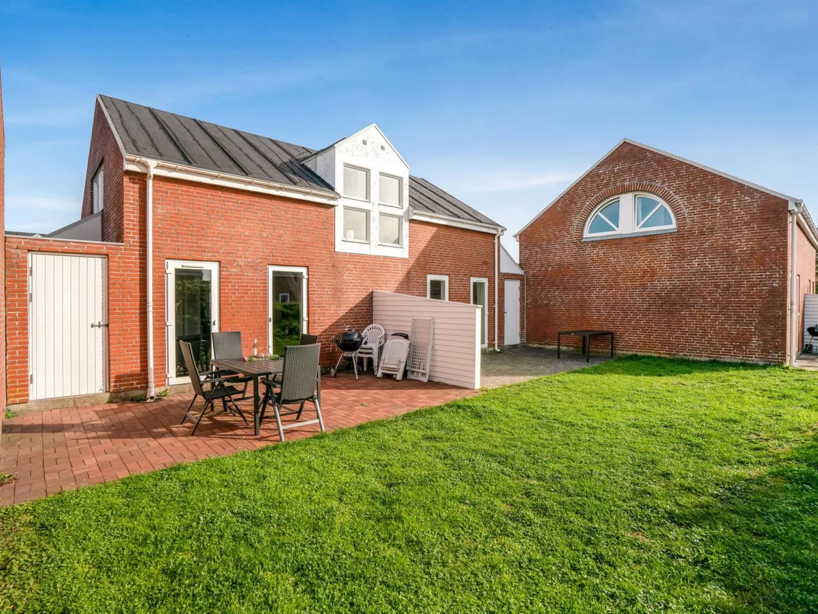 "Palni" - 2.3km from the sea-Buiten