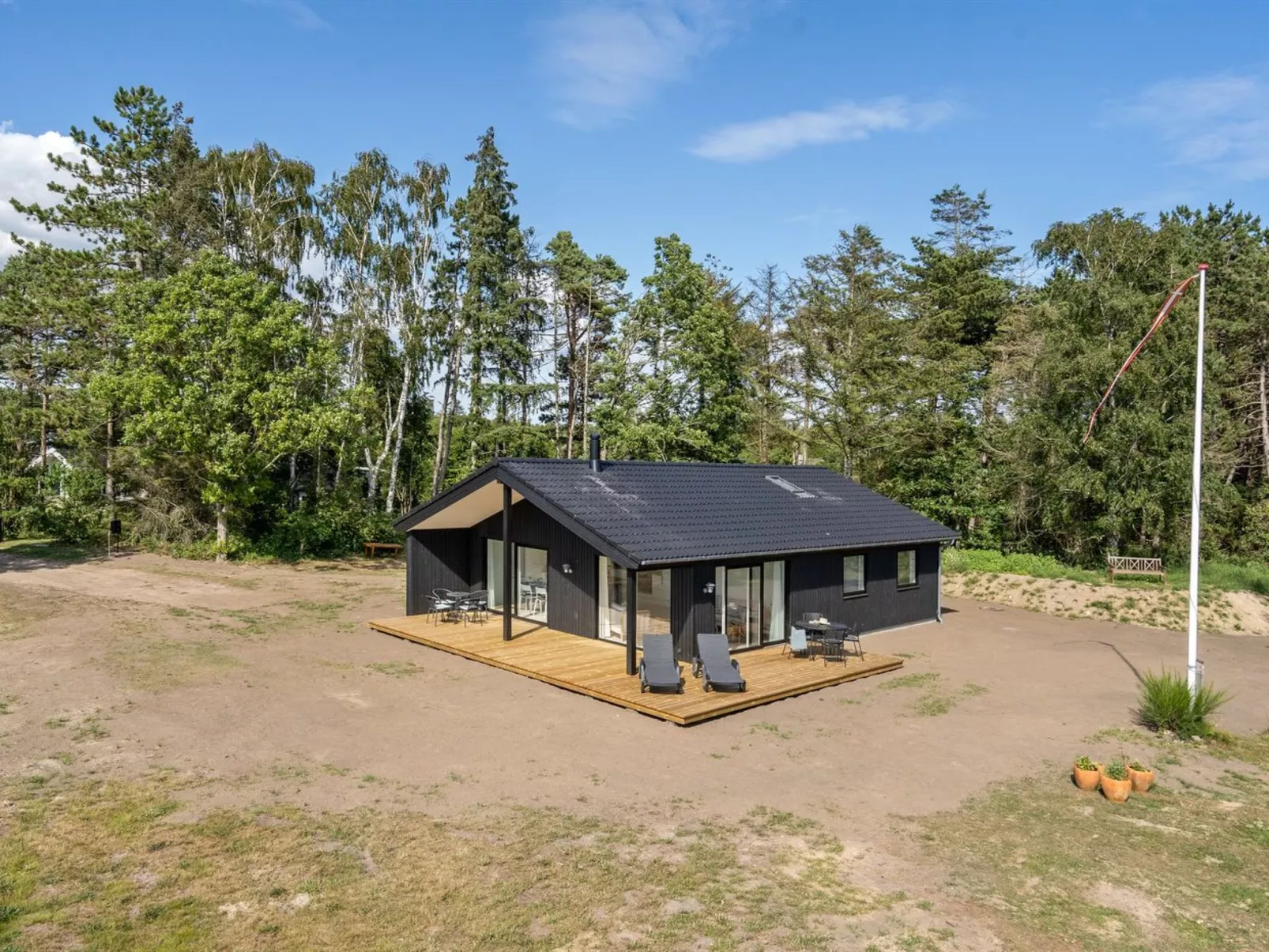 "Rickmer" - 200m from the sea-Buiten
