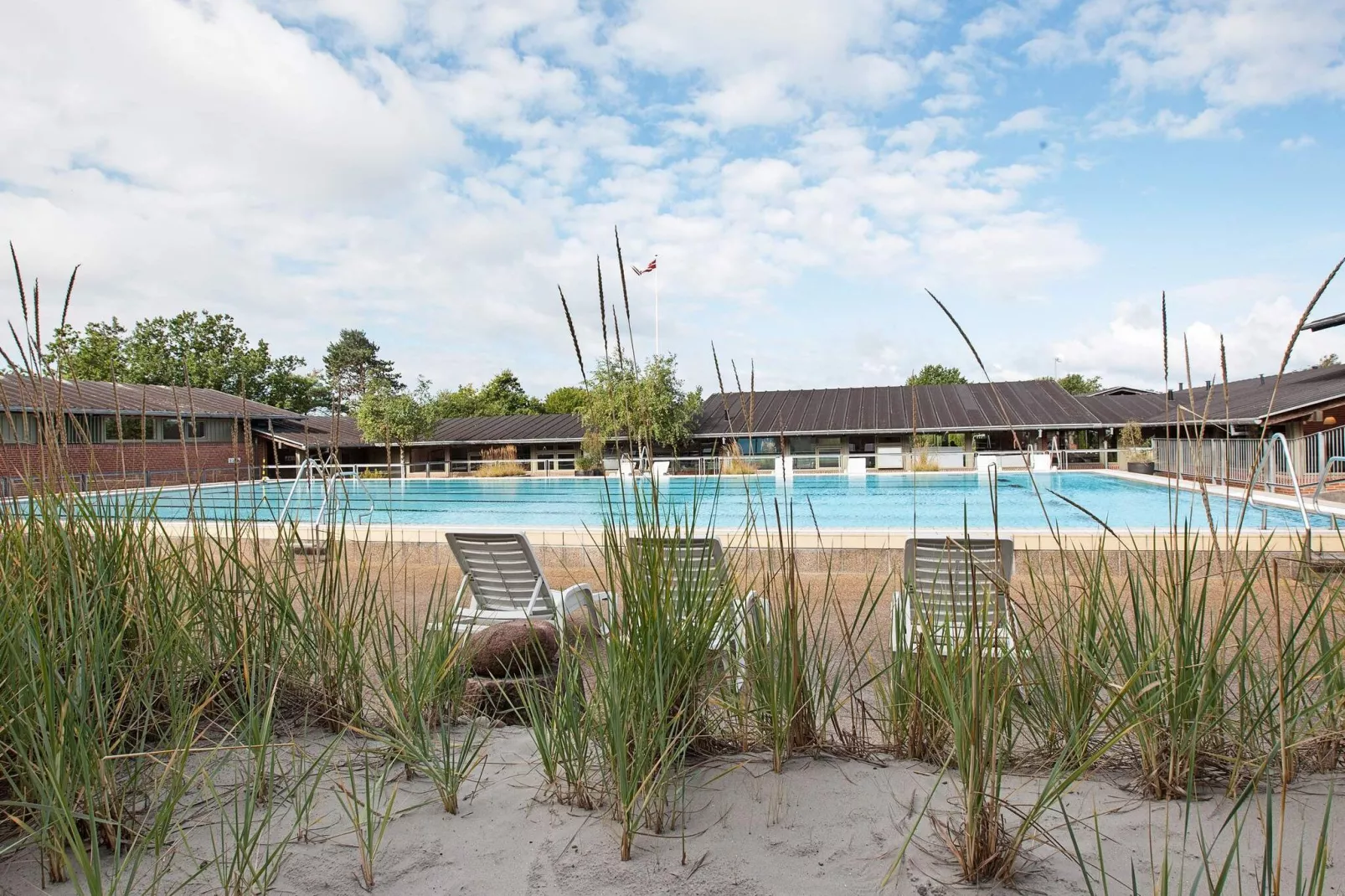 2 persoons vakantie huis op een vakantie park in Gilleleje-Zwembad