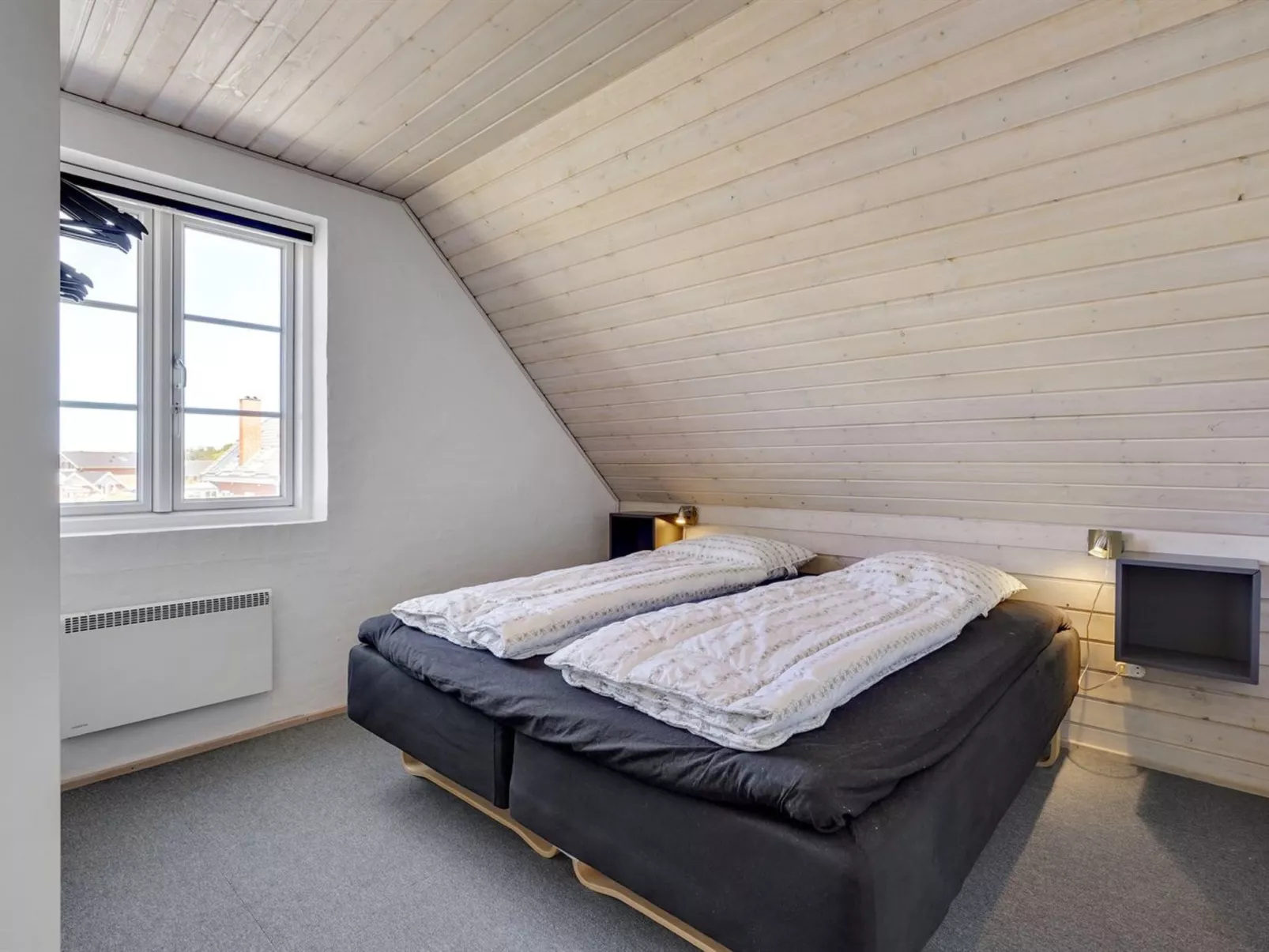 "Langsom" - 100m from the sea-Binnen