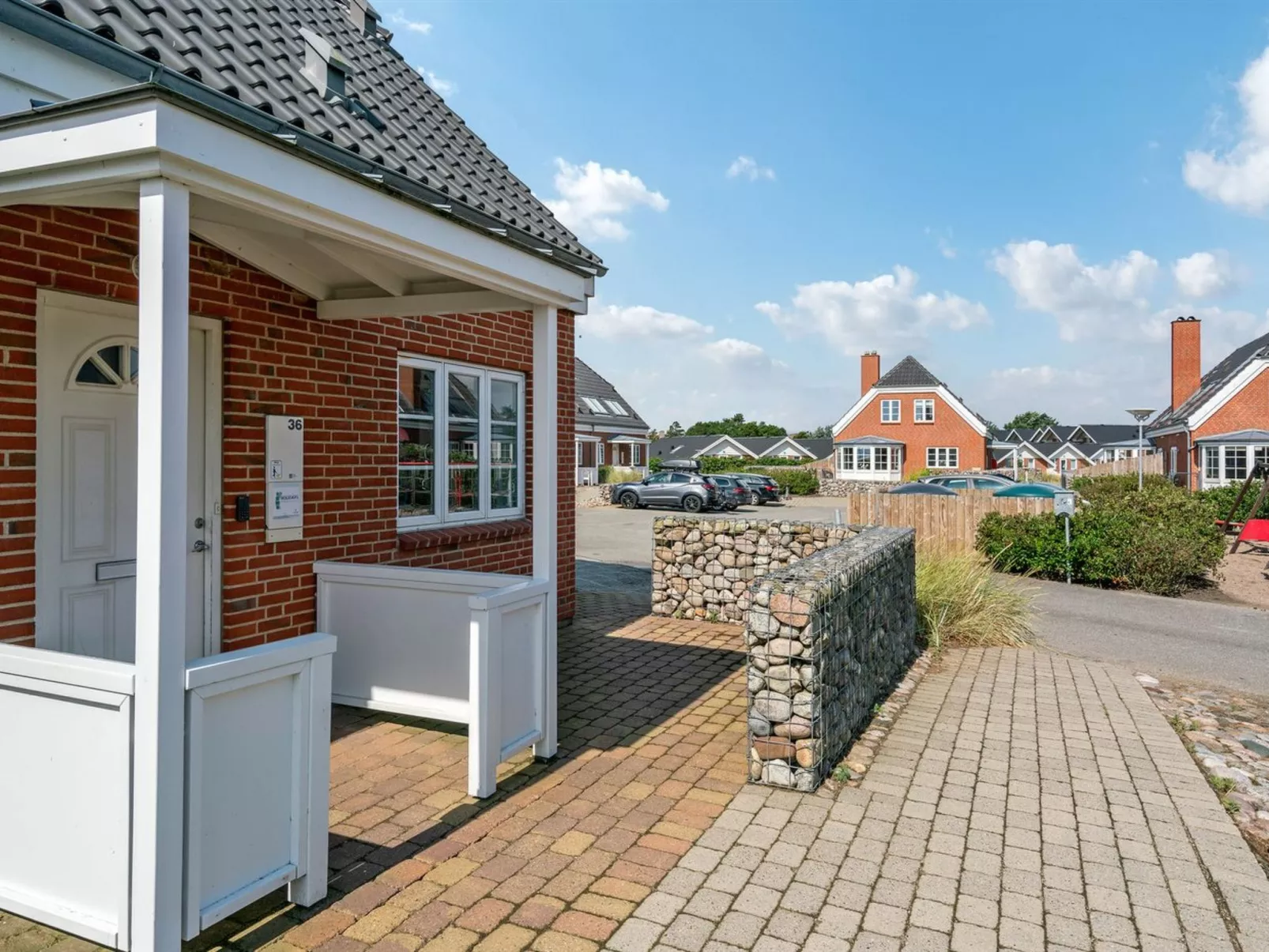 "Langsom" - 100m from the sea-Buiten